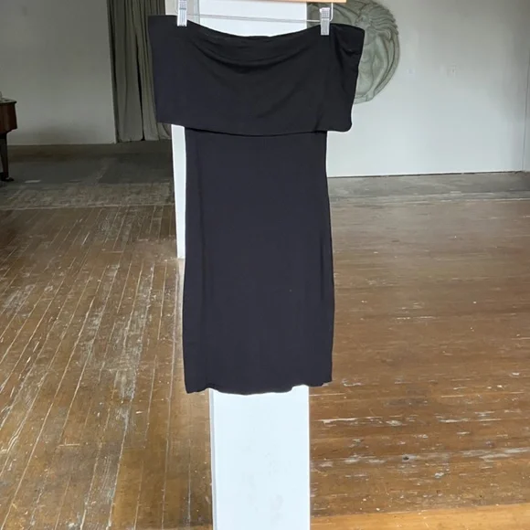 Black off the shoulder, cut out mini dress - Picture 3 of 3